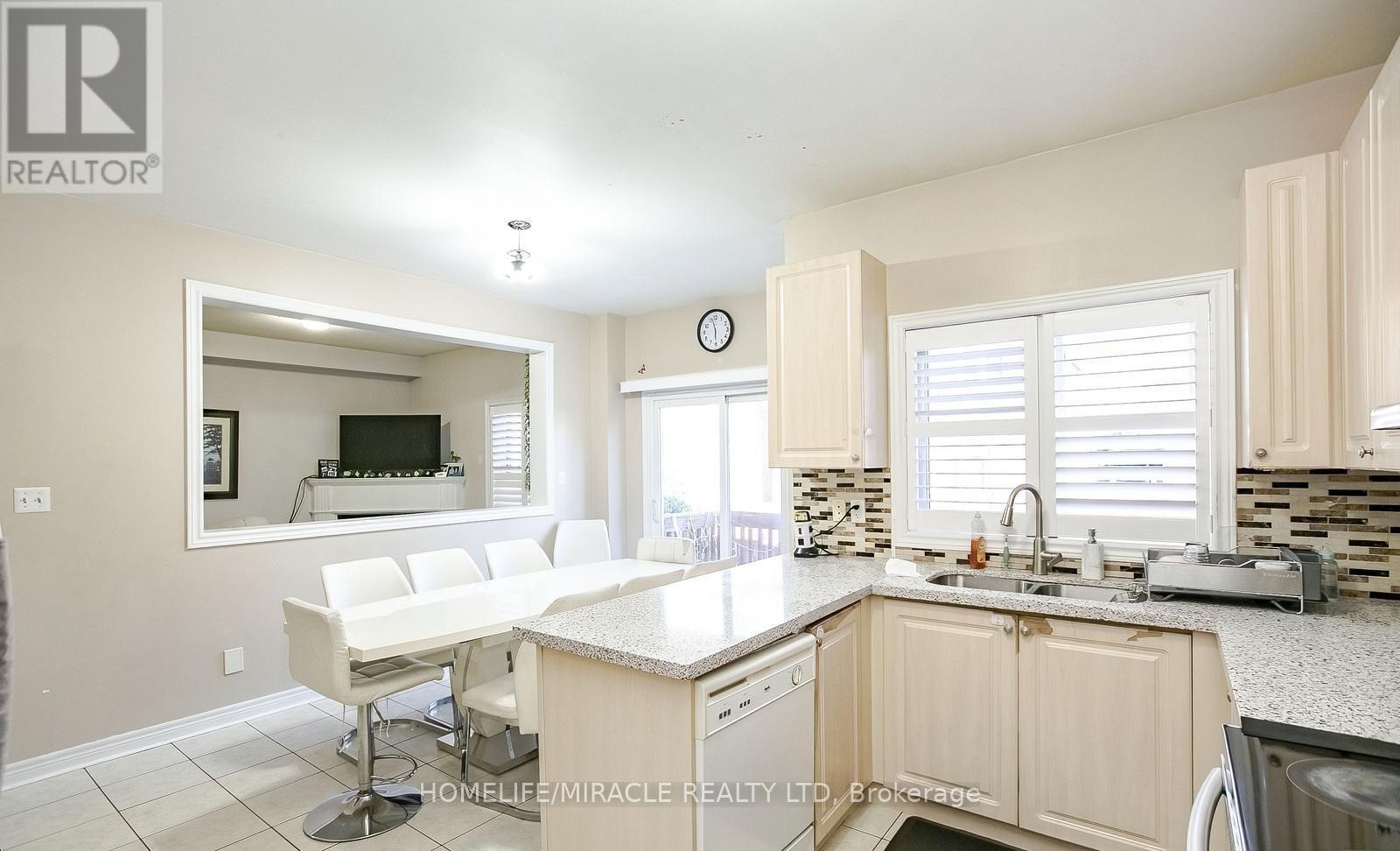20 Oblate Crescent, Brampton, Ontario  L6Y 0K2 - Photo 17 - W12425065