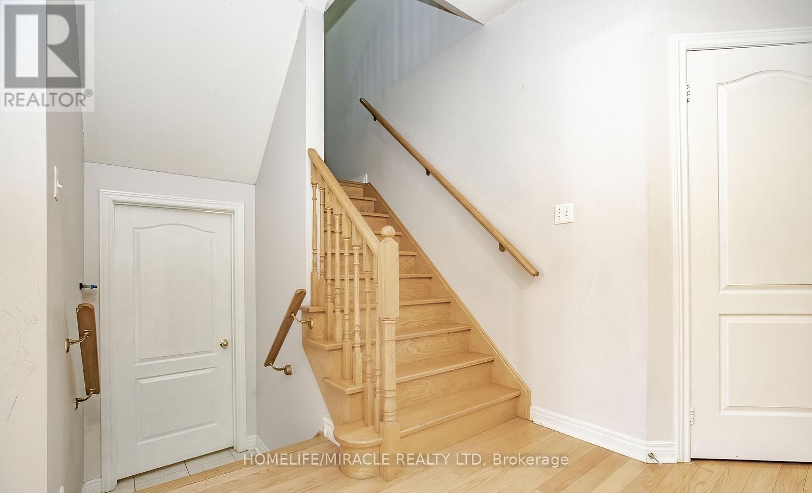 20 Oblate Crescent, Brampton, Ontario  L6Y 0K2 - Photo 18 - W12425065