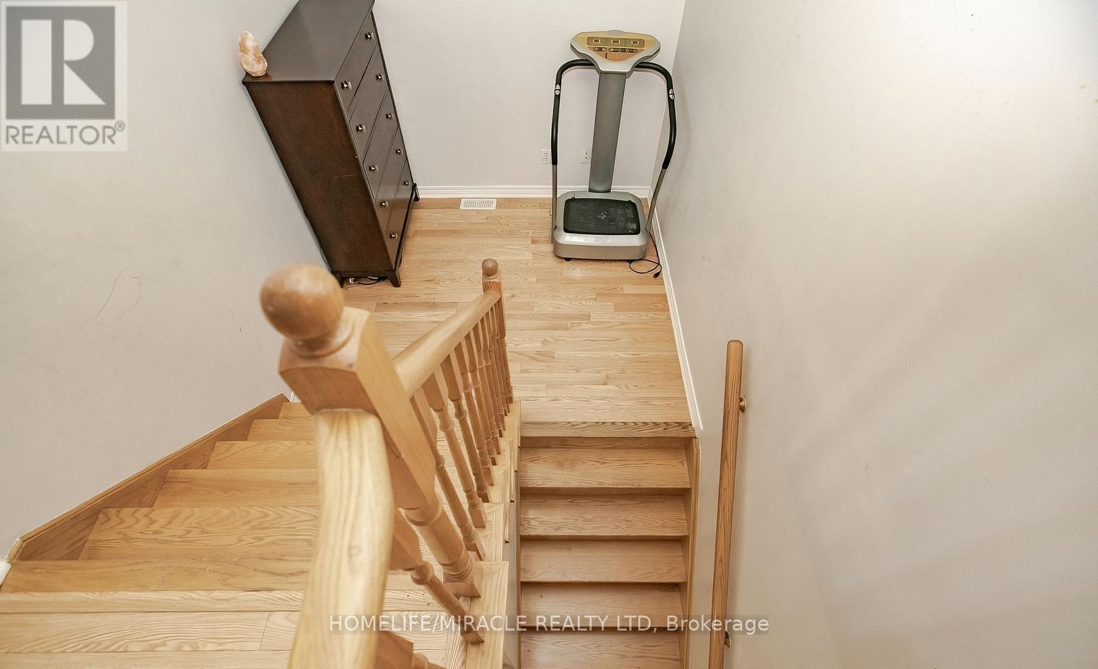 20 Oblate Crescent, Brampton, Ontario  L6Y 0K2 - Photo 21 - W12425065