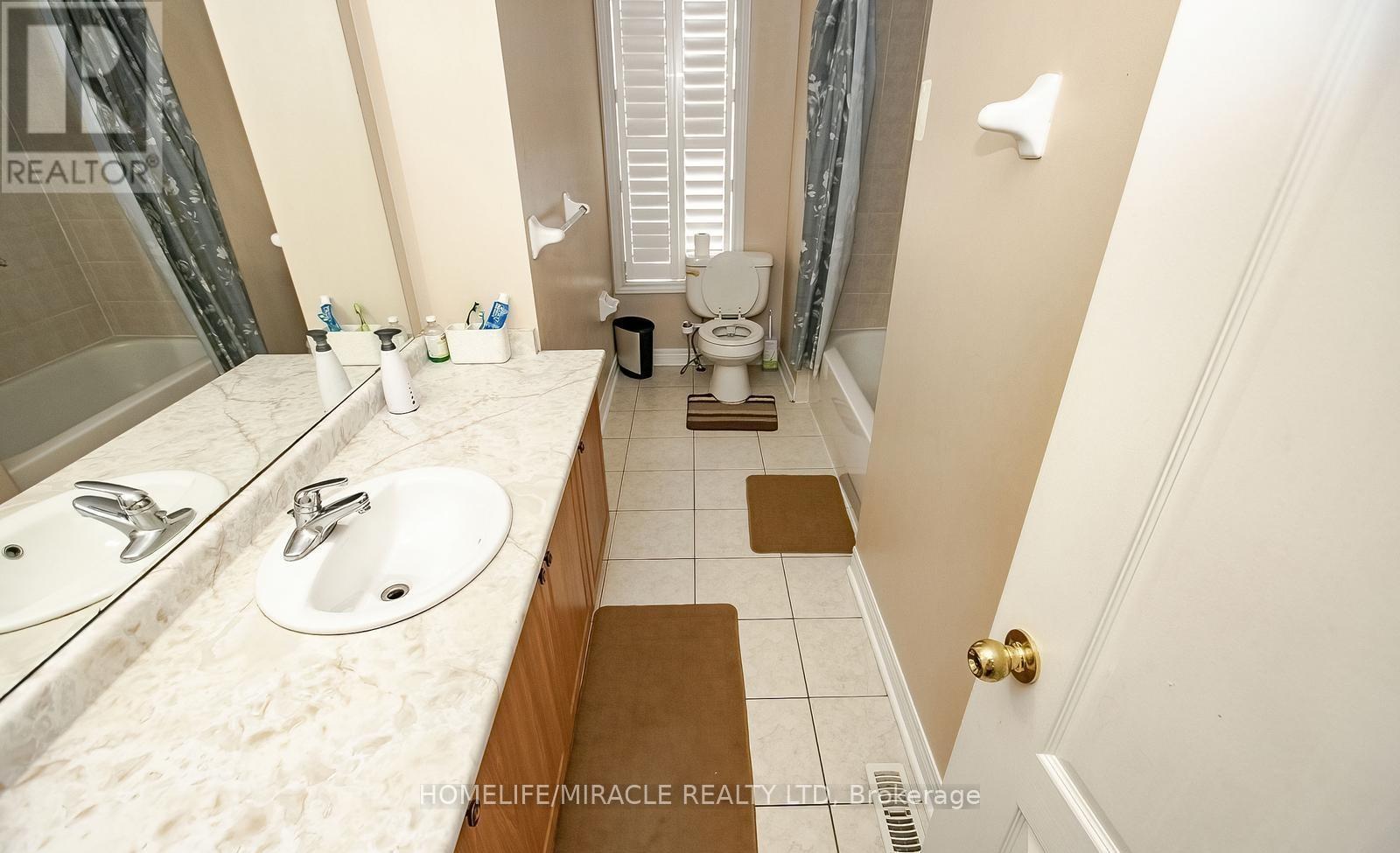 20 Oblate Crescent, Brampton, Ontario  L6Y 0K2 - Photo 32 - W12425065
