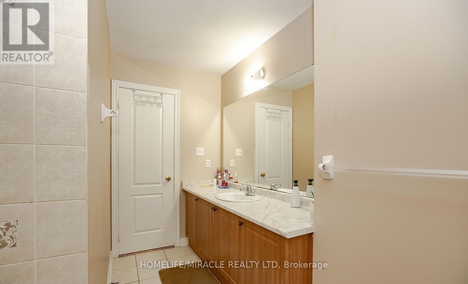 20 Oblate Crescent, Brampton, Ontario  L6Y 0K2 - Photo 33 - W12425065