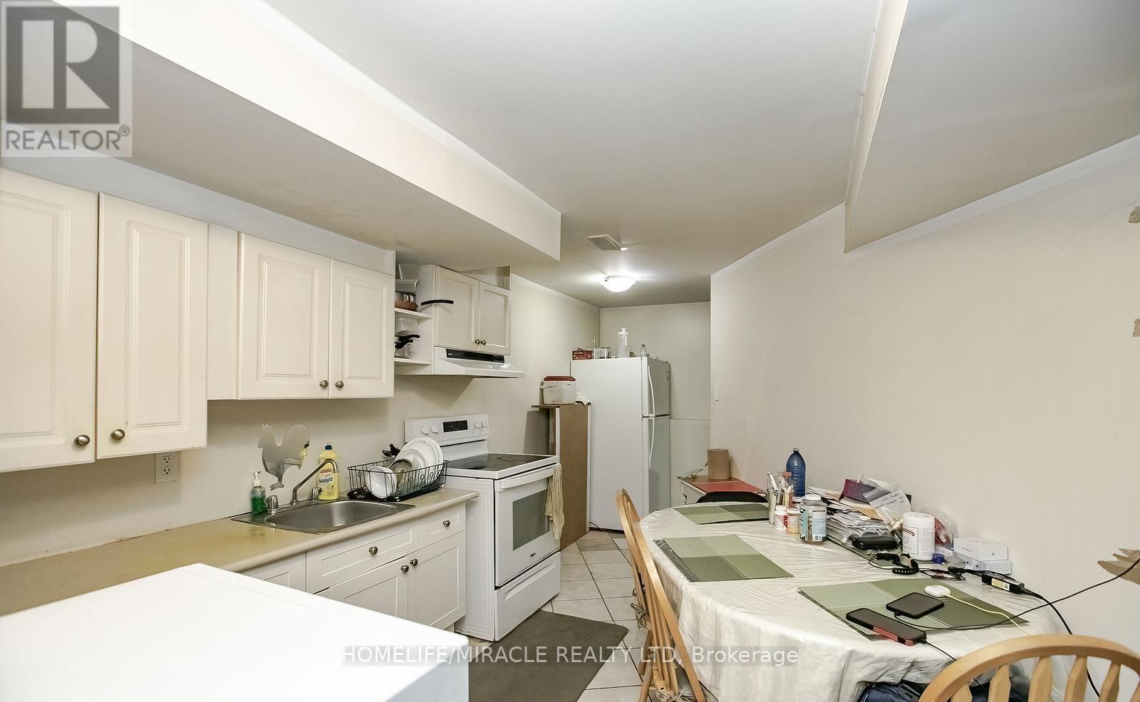 20 Oblate Crescent, Brampton, Ontario  L6Y 0K2 - Photo 43 - W12425065