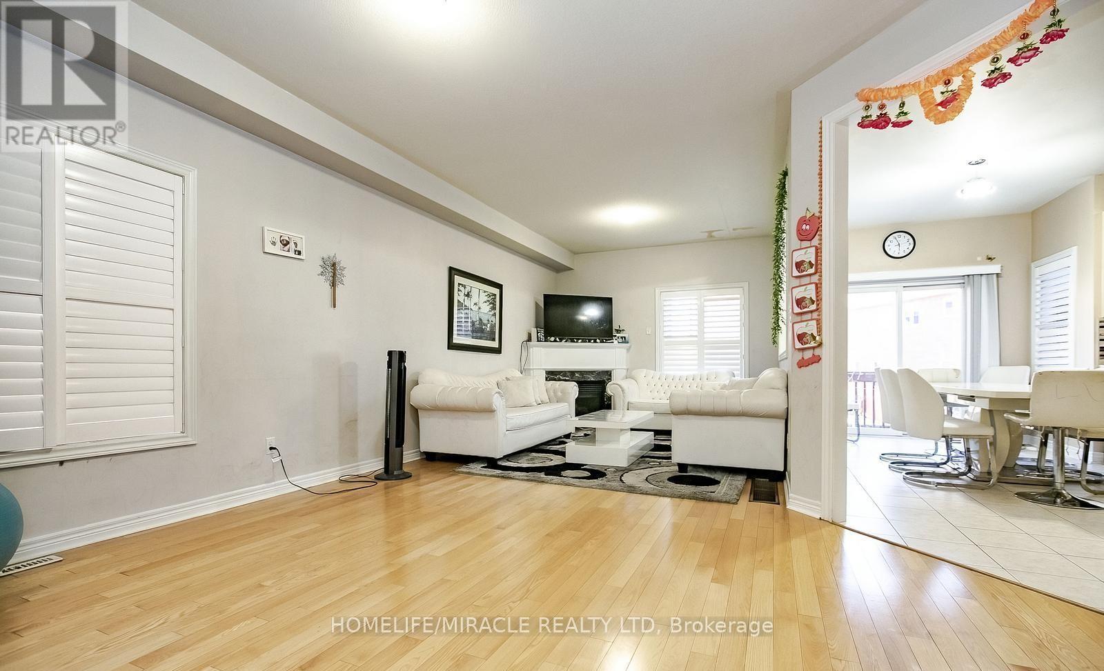 20 Oblate Crescent, Brampton, Ontario  L6Y 0K2 - Photo 6 - W12425065