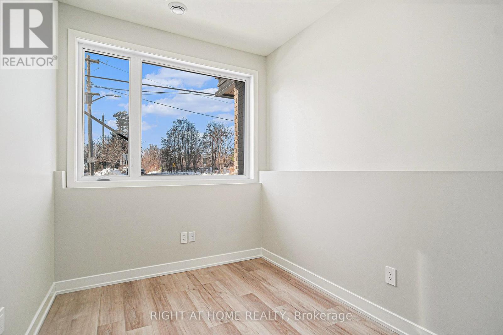 583 Codd's Road N, Ottawa, Ontario  K1K 5C6 - Photo 11 - X12425099