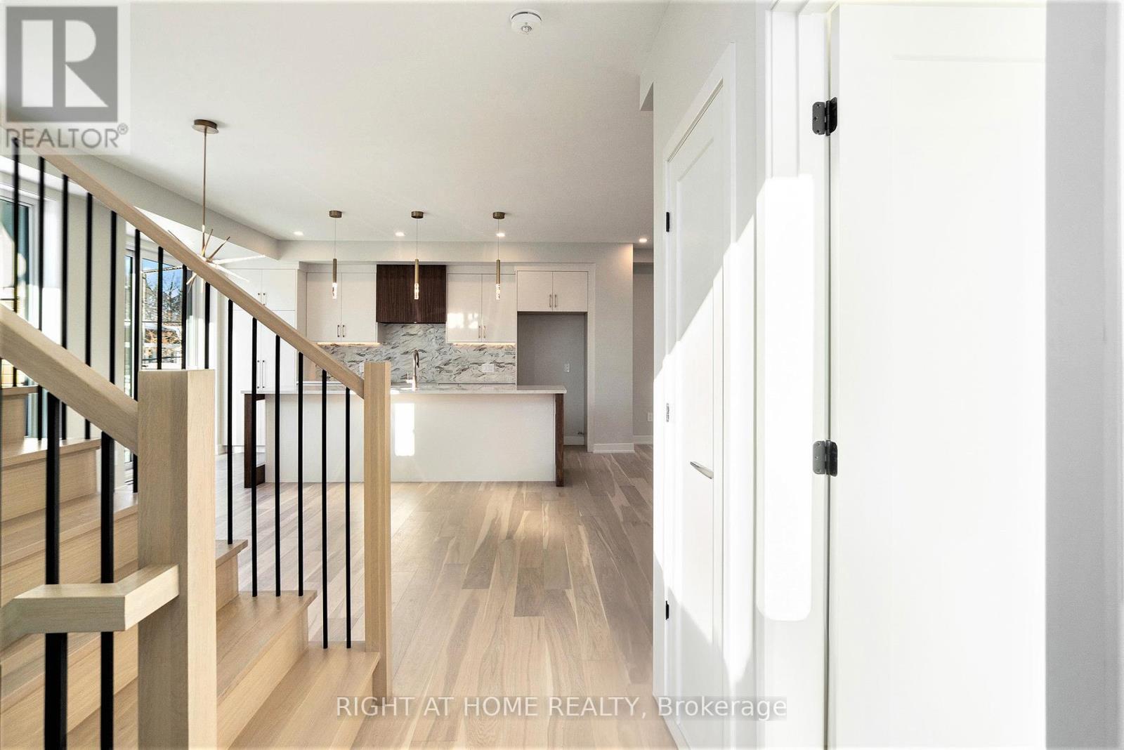 583 Codd's Road N, Ottawa, Ontario  K1K 5C6 - Photo 2 - X12425099