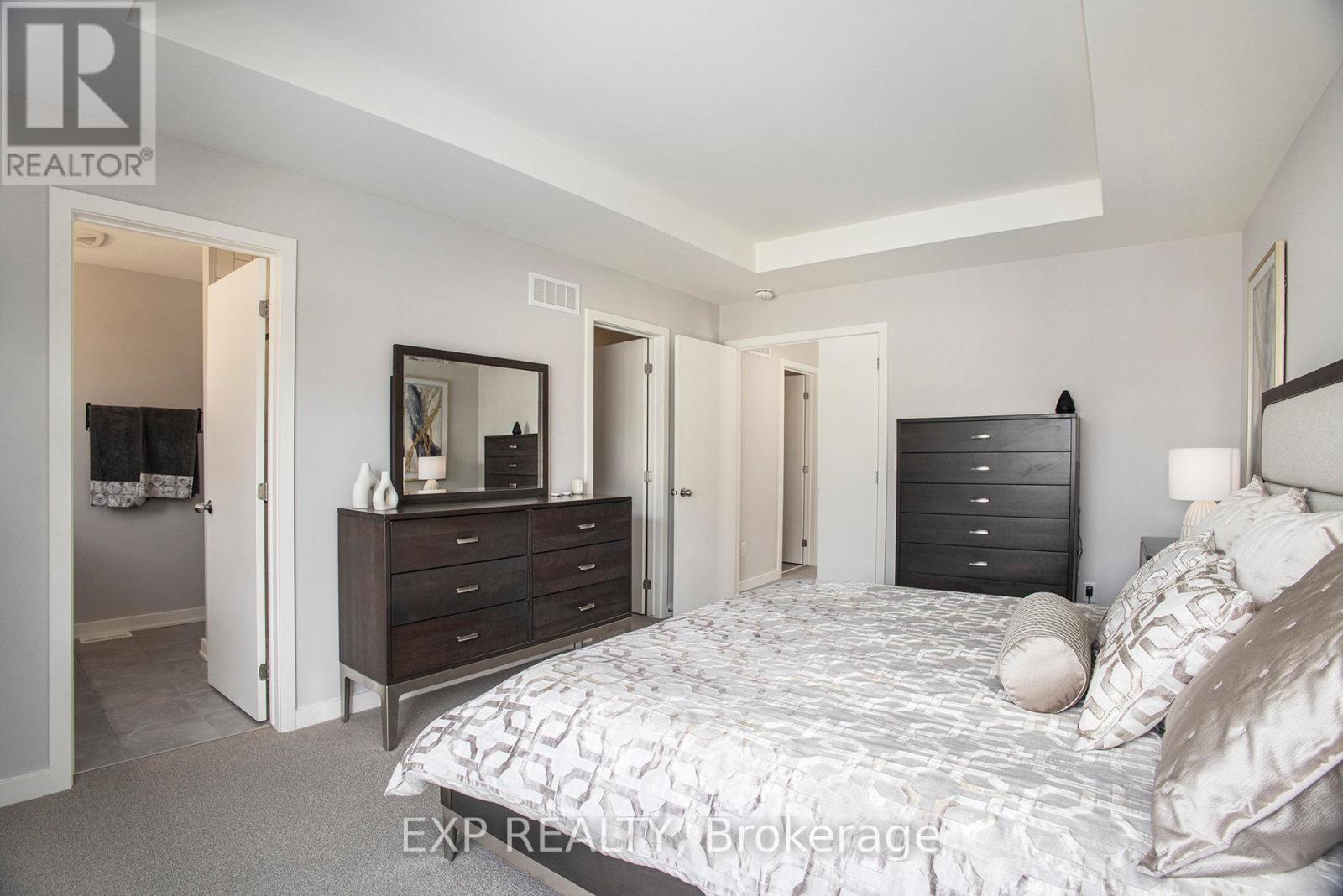1022 Lunar Glow Crescent, Ottawa, Ontario  K4M 0J9 - Photo 15 - X12425121