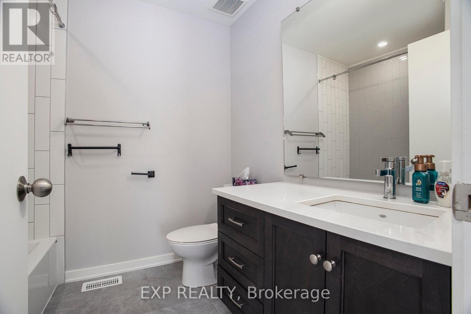 1022 Lunar Glow Crescent, Ottawa, Ontario  K4M 0J9 - Photo 18 - X12425121