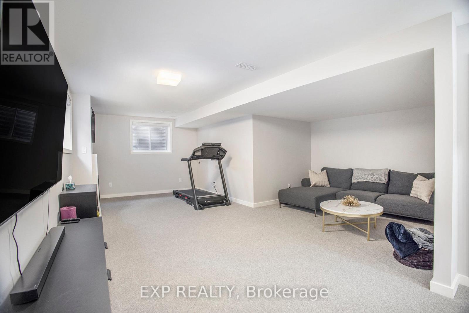 1022 Lunar Glow Crescent, Ottawa, Ontario  K4M 0J9 - Photo 19 - X12425121