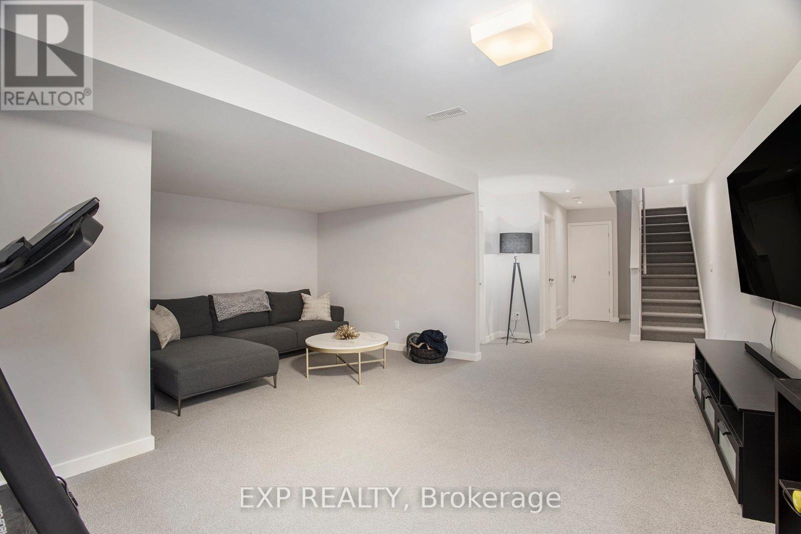 1022 Lunar Glow Crescent, Ottawa, Ontario  K4M 0J9 - Photo 20 - X12425121
