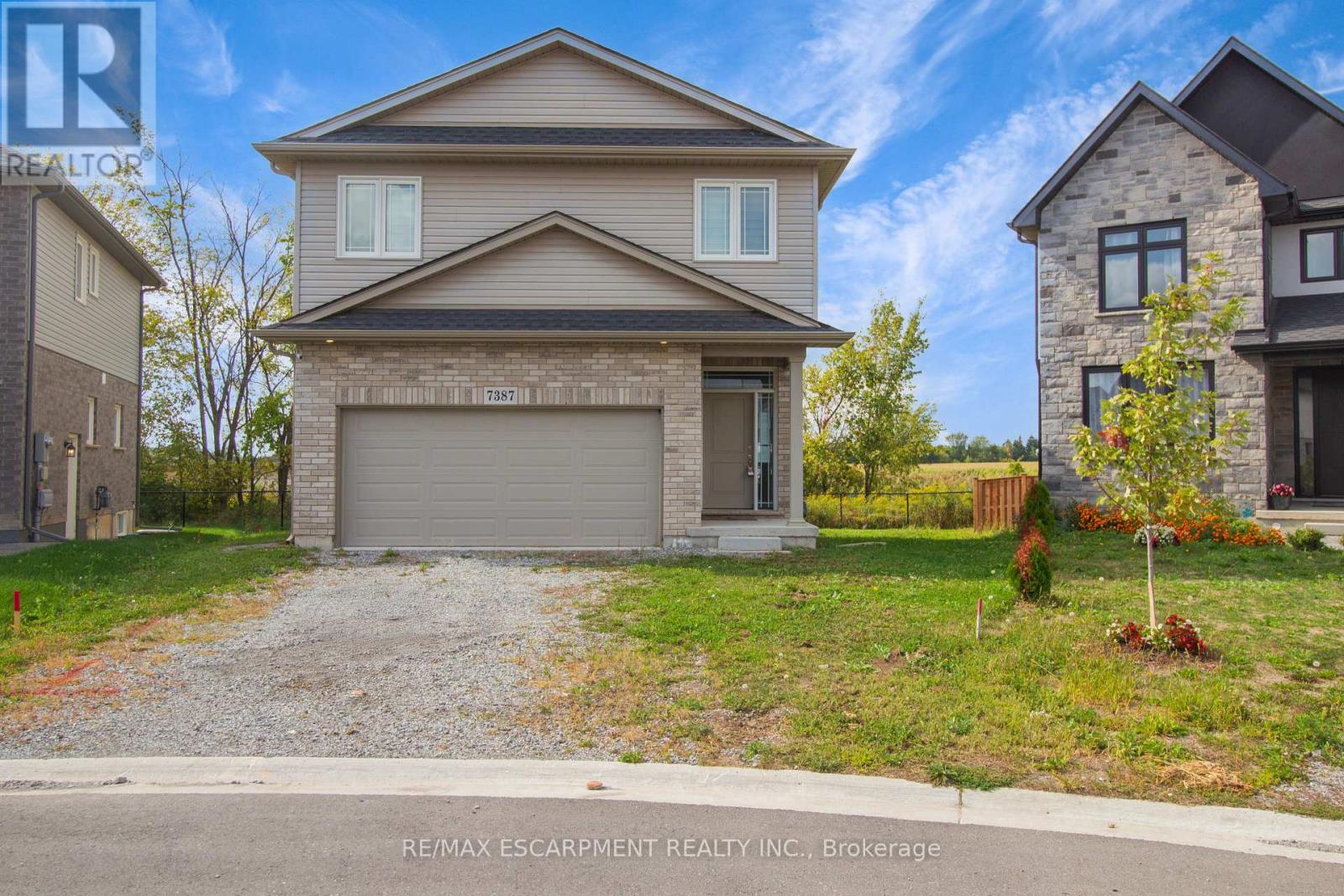 7387 Sherrilee Crescent, Niagara Falls (Brown), Ontario  L2H 3T4 - Photo 1 - X12425081