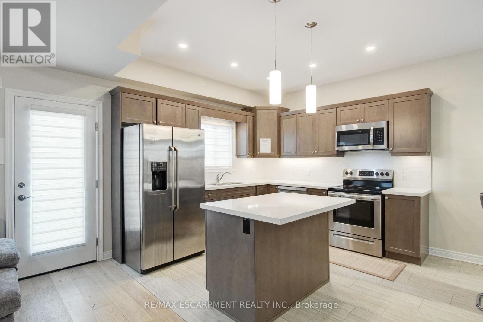 7387 Sherrilee Crescent, Niagara Falls (Brown), Ontario  L2H 3T4 - Photo 12 - X12425081