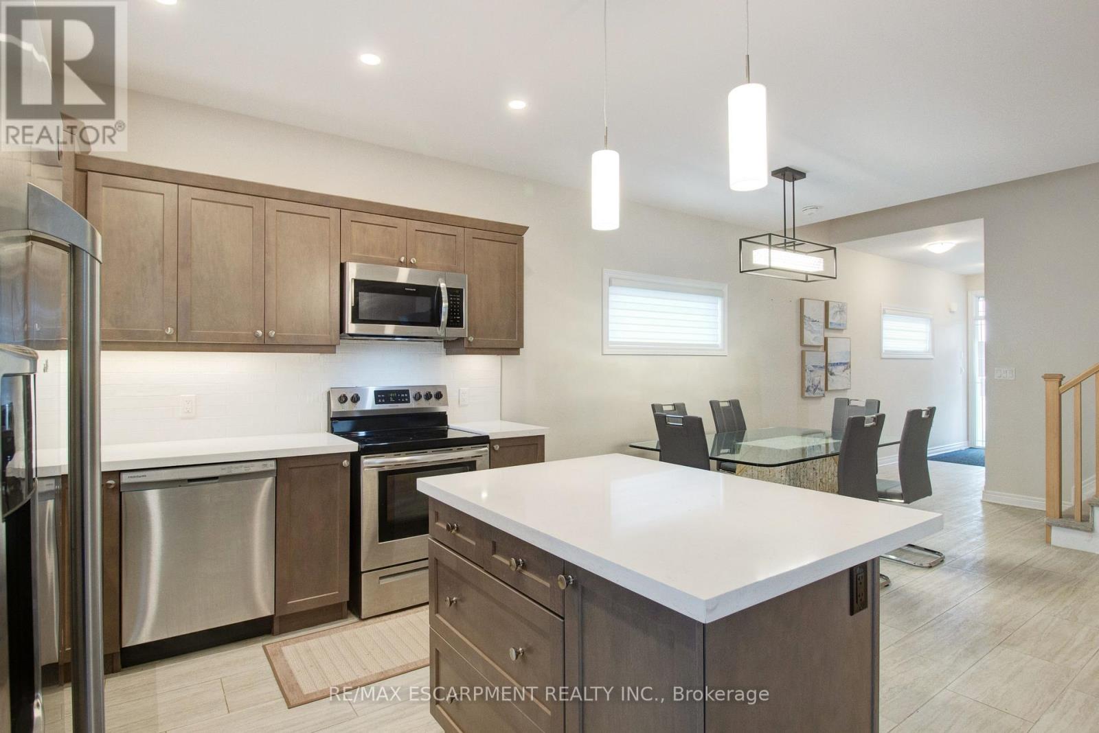 7387 Sherrilee Crescent, Niagara Falls (Brown), Ontario  L2H 3T4 - Photo 13 - X12425081