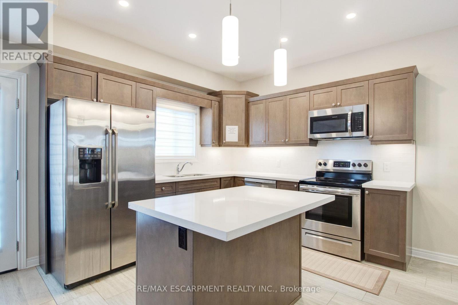 7387 Sherrilee Crescent, Niagara Falls (Brown), Ontario  L2H 3T4 - Photo 14 - X12425081