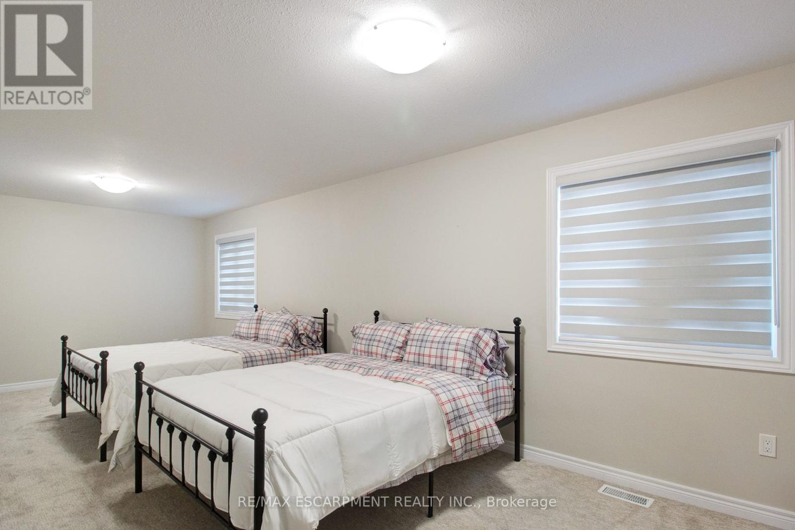 7387 Sherrilee Crescent, Niagara Falls (Brown), Ontario  L2H 3T4 - Photo 36 - X12425081