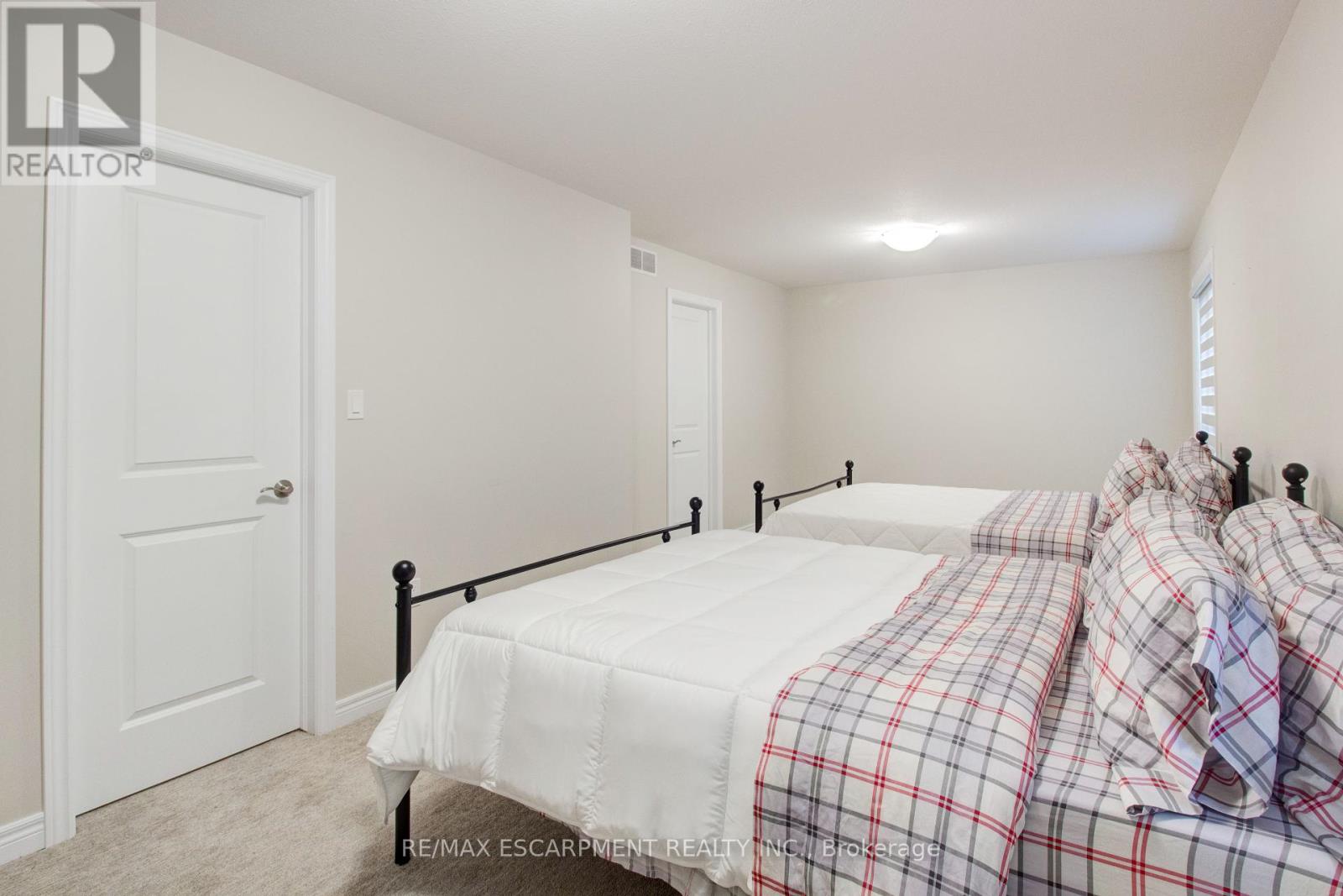 7387 Sherrilee Crescent, Niagara Falls (Brown), Ontario  L2H 3T4 - Photo 37 - X12425081