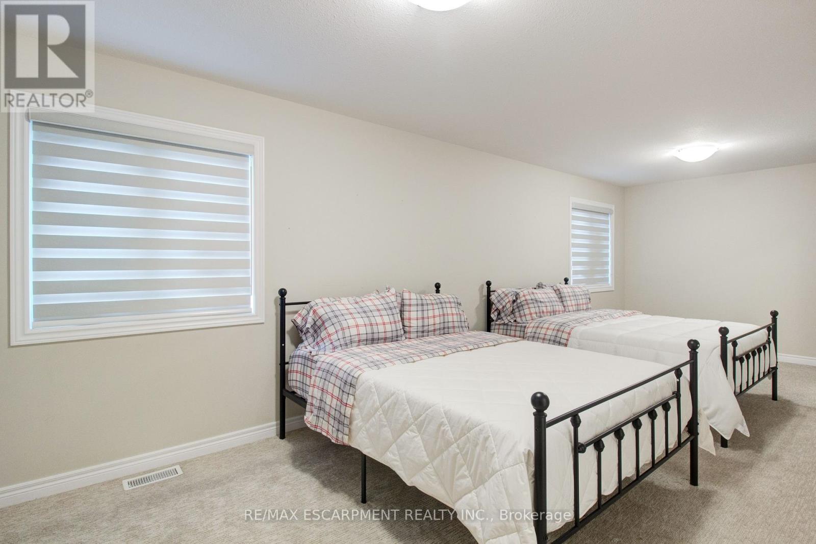 7387 Sherrilee Crescent, Niagara Falls (Brown), Ontario  L2H 3T4 - Photo 38 - X12425081