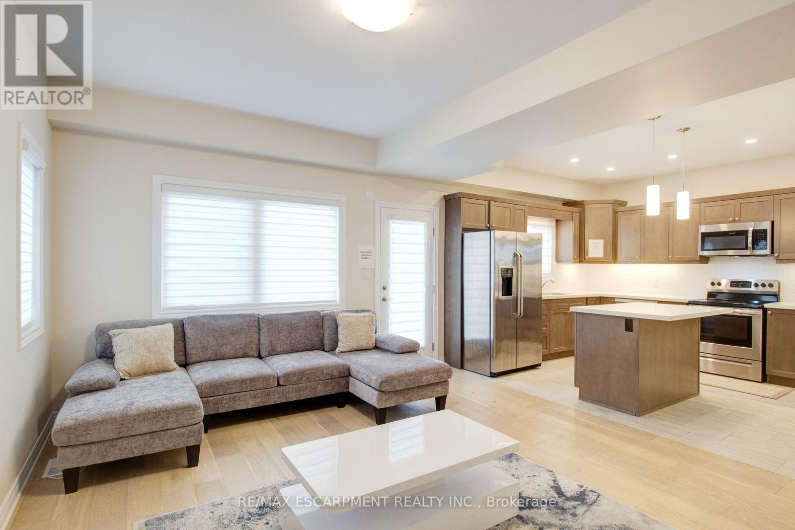 7387 Sherrilee Crescent, Niagara Falls (Brown), Ontario  L2H 3T4 - Photo 6 - X12425081