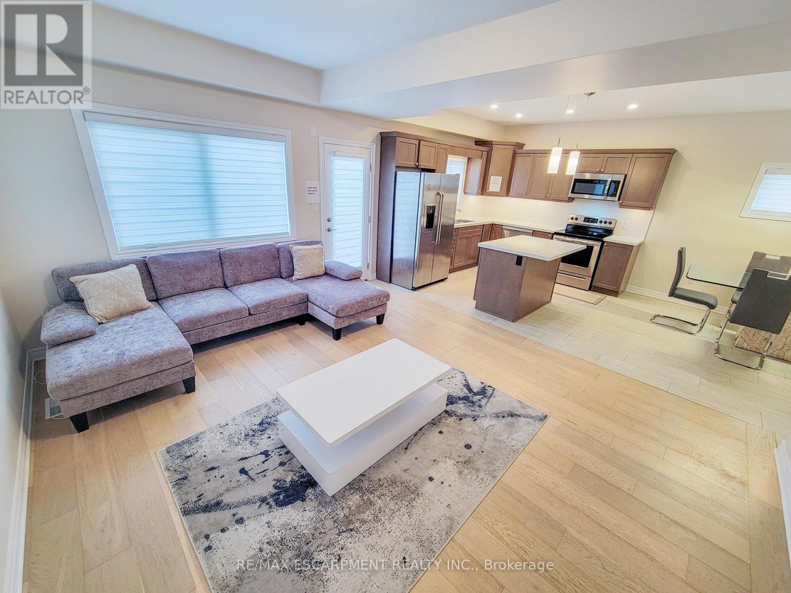 7387 Sherrilee Crescent, Niagara Falls (Brown), Ontario  L2H 3T4 - Photo 9 - X12425081