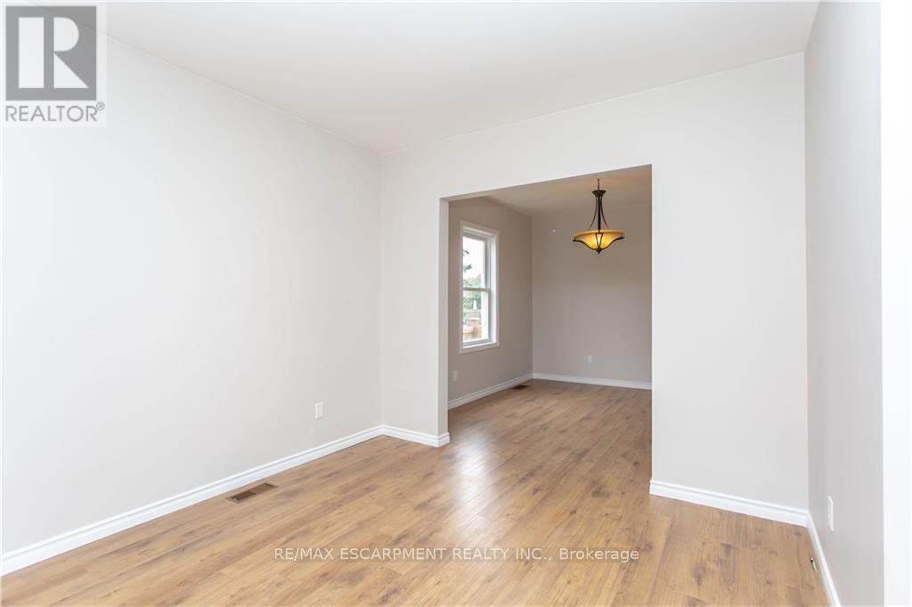 44 St. Peter Street, St. Catharines, Ontario  L2T 1P2 - Photo 10 - X12425094