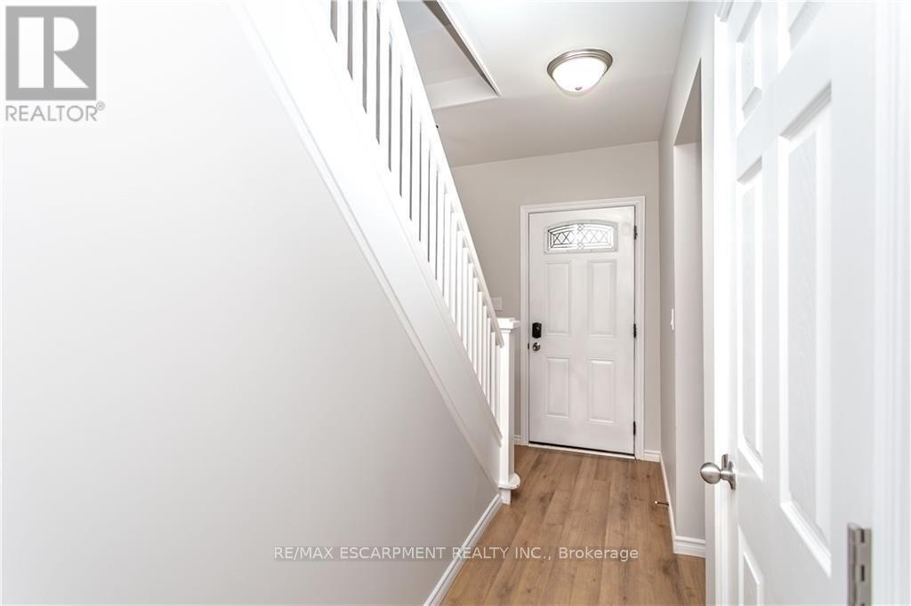 44 St. Peter Street, St. Catharines, Ontario  L2T 1P2 - Photo 11 - X12425094