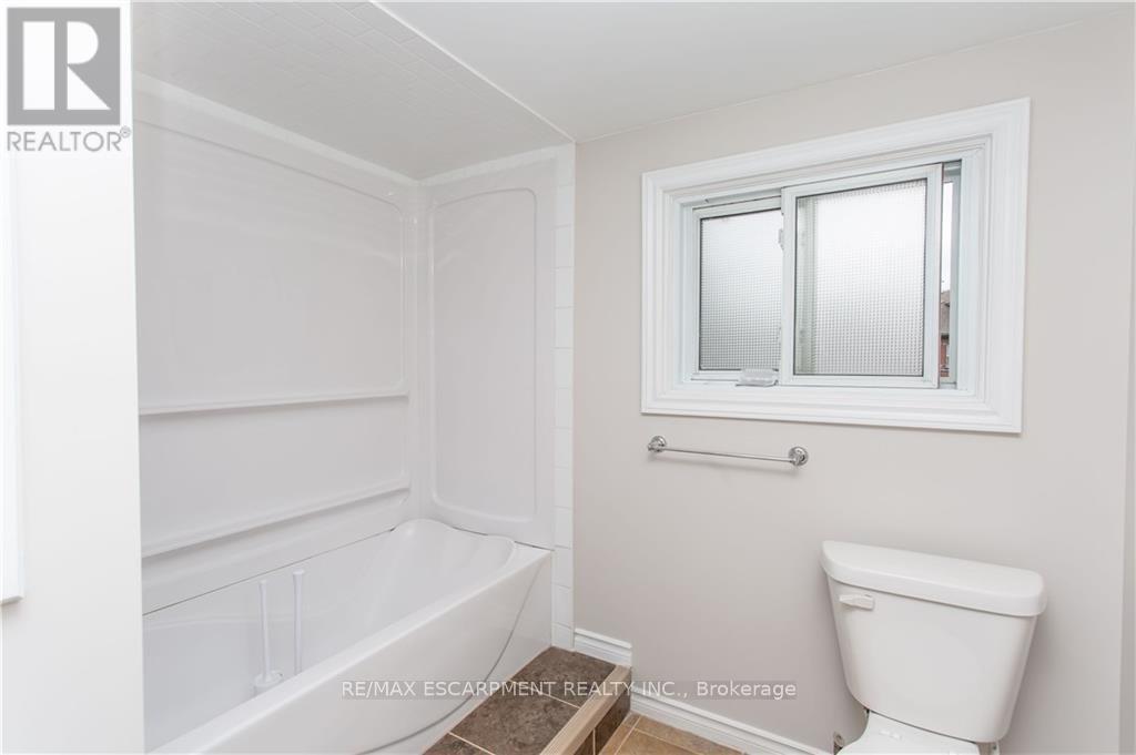 44 St. Peter Street, St. Catharines, Ontario  L2T 1P2 - Photo 13 - X12425094