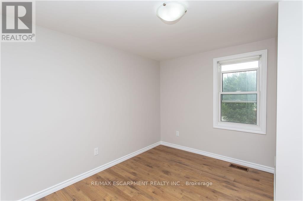 44 St. Peter Street, St. Catharines, Ontario  L2T 1P2 - Photo 15 - X12425094