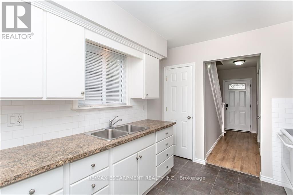 44 St. Peter Street, St. Catharines, Ontario  L2T 1P2 - Photo 2 - X12425094
