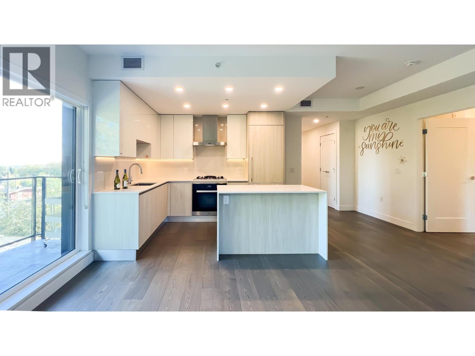 402 488 W 58TH AVENUE, Vancouver, British Columbia