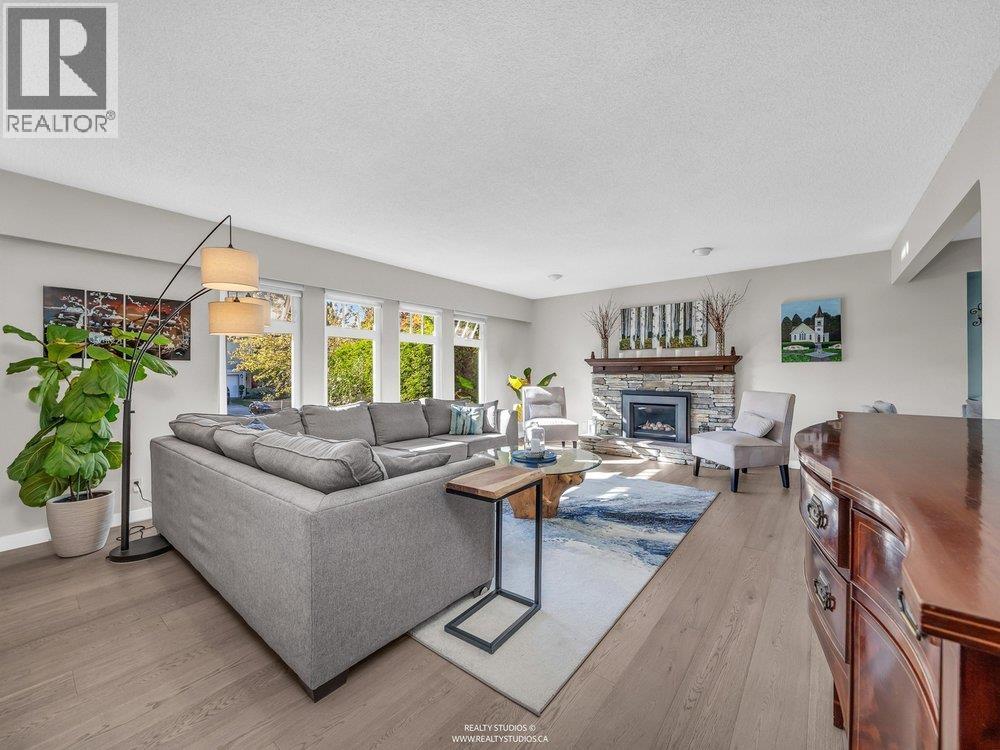 10920 Hogarth Drive, Richmond, British Columbia  V7E 3Z8 - Photo 4 - R3052049