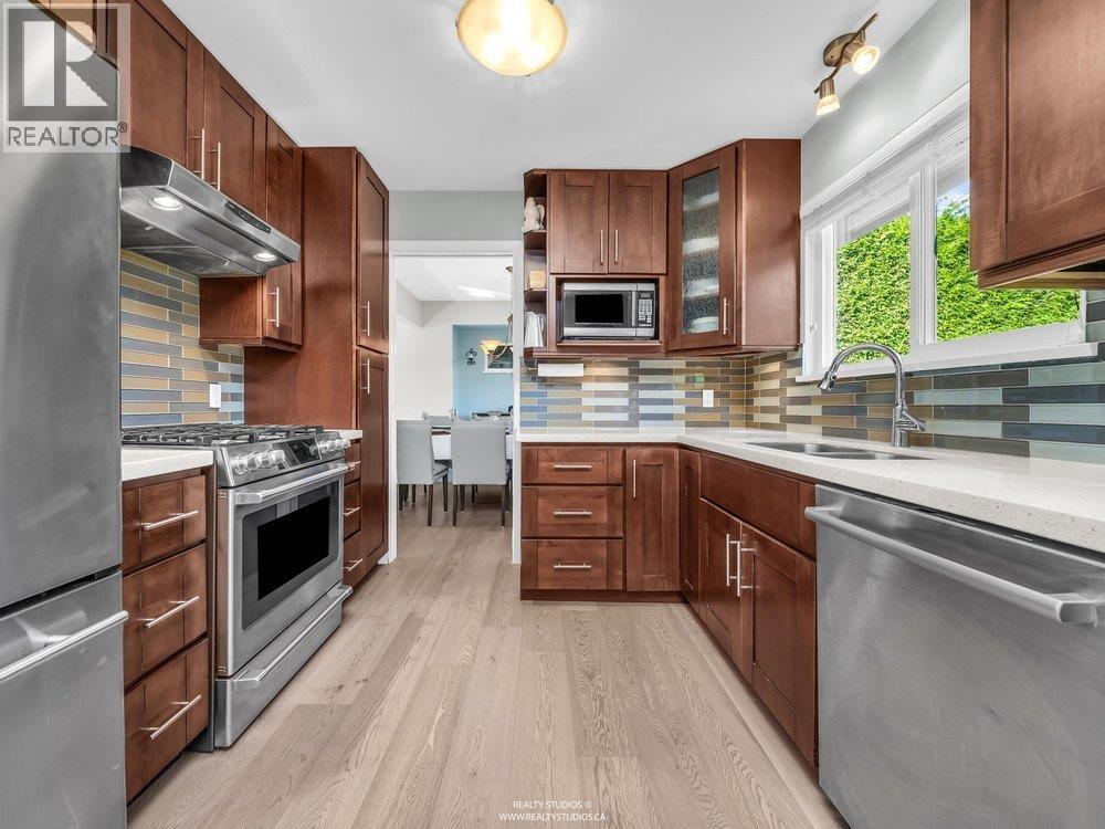 10920 Hogarth Drive, Richmond, British Columbia  V7E 3Z8 - Photo 9 - R3052049