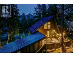 9218 PINETREE LANE