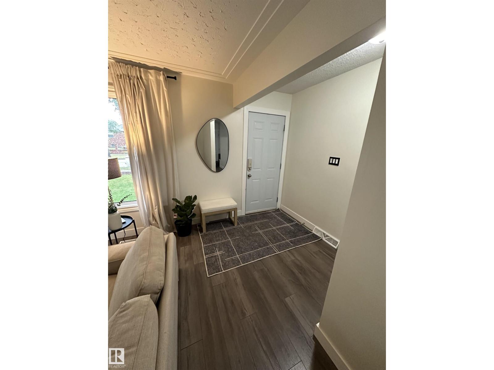 10309 74 St Nw, Edmonton, Alberta  T6A 2Y4 - Photo 2 - E4459310