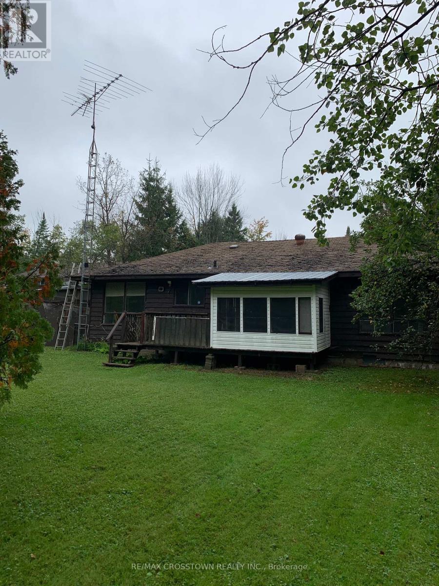 1470 Gill Road, Springwater, Ontario  L3V 4K6 - Photo 3 - S12425108