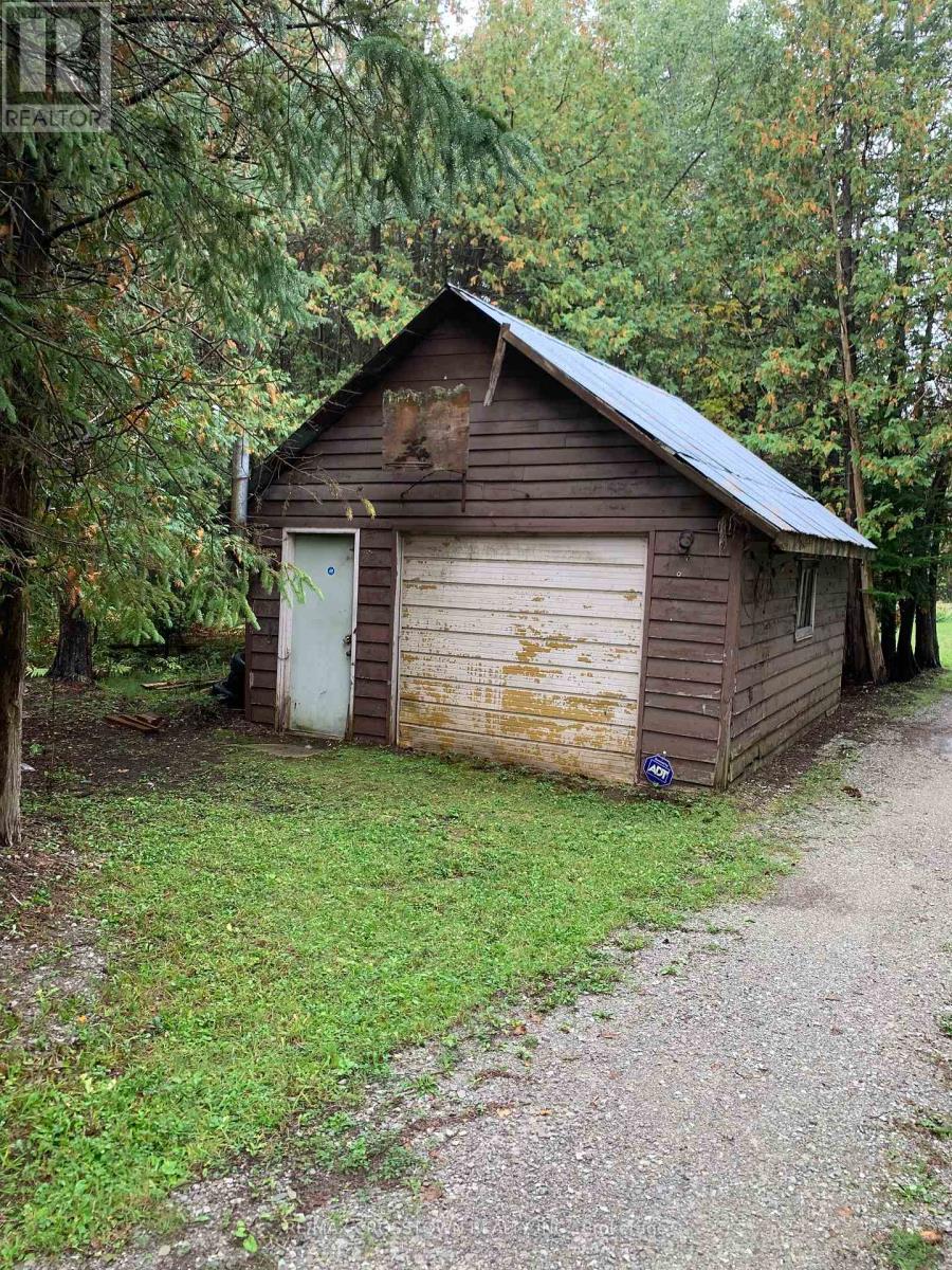 1470 Gill Road, Springwater, Ontario  L3V 4K6 - Photo 4 - S12425108