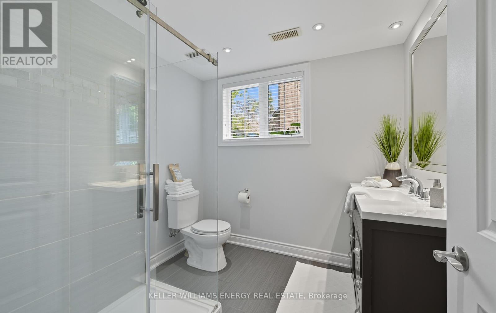 28 Coach Crescent, Whitby, Ontario  L1R 0K8 - Photo 47 - E12425166