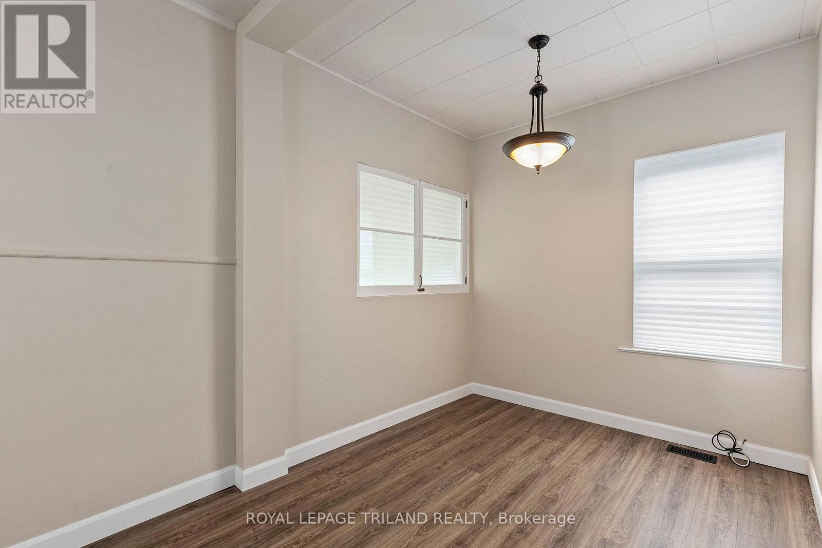 26 Kensington Avenue, London North, Ontario  N6H 1C2 - Photo 10 - X12425131