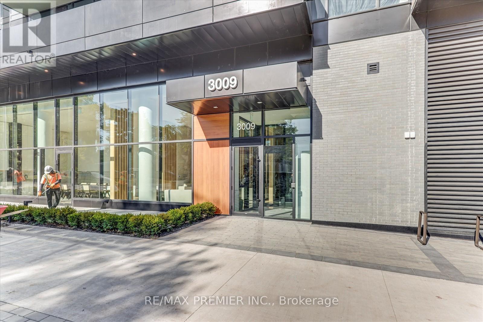 1708 - 89 Dundas Street W, Mississauga, Ontario  L5B 0P9 - Photo 2 - W12425123