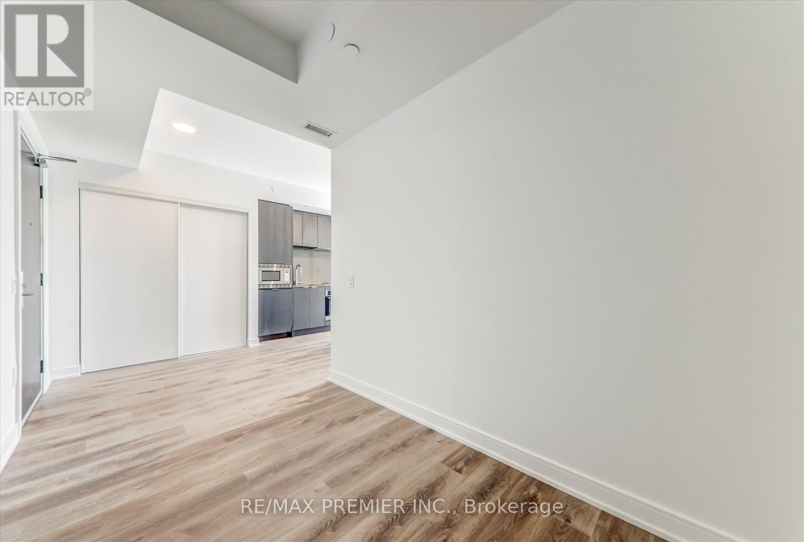 1708 - 89 Dundas Street W, Mississauga, Ontario  L5B 0P9 - Photo 6 - W12425123