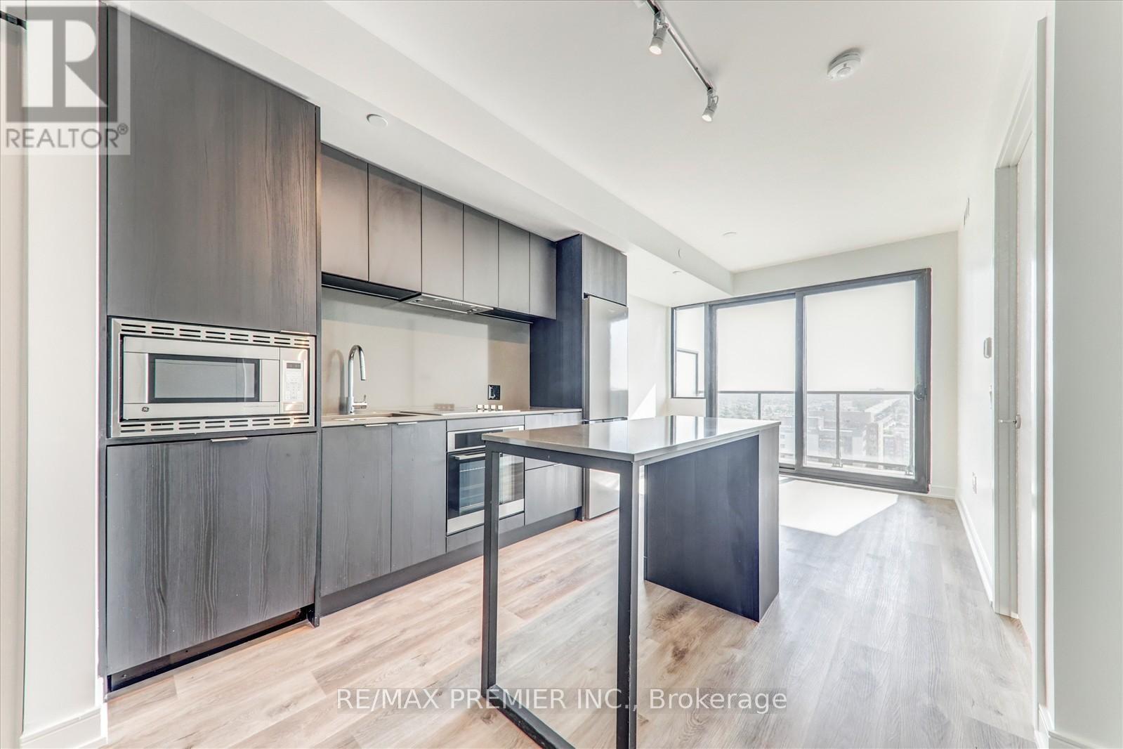 1708 - 89 Dundas Street W, Mississauga, Ontario  L5B 0P9 - Photo 7 - W12425123