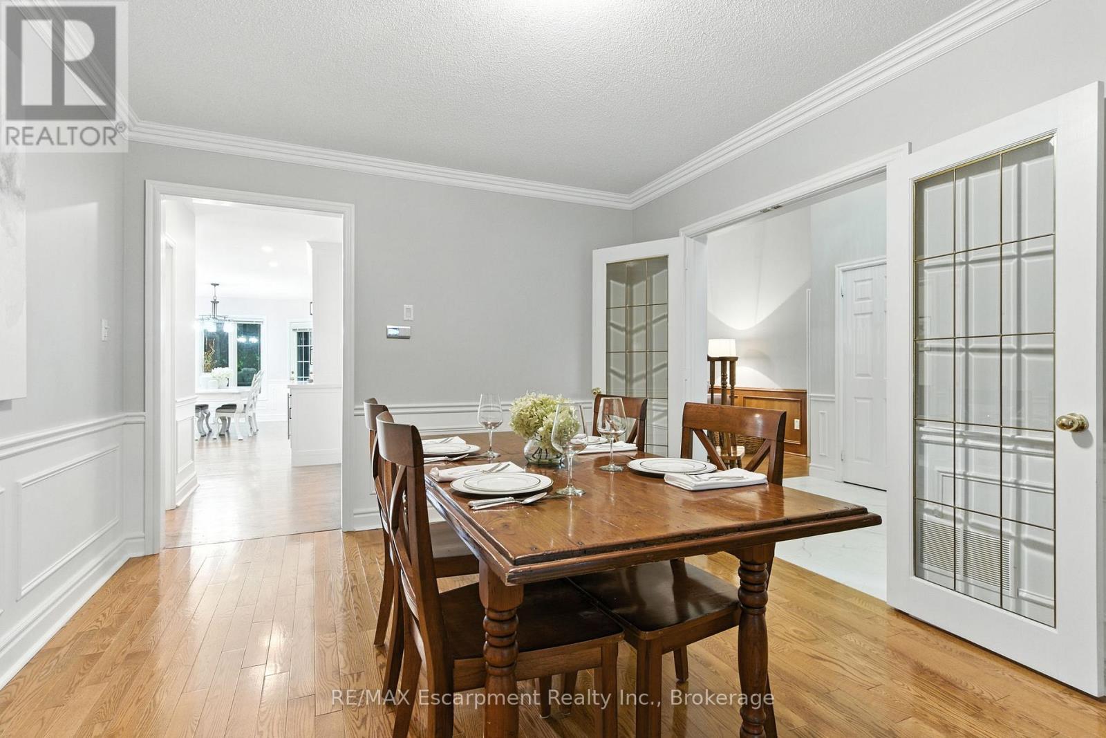 925 Halsham Court, Mississauga, Ontario  L5J 4T9 - Photo 11 - W12425144