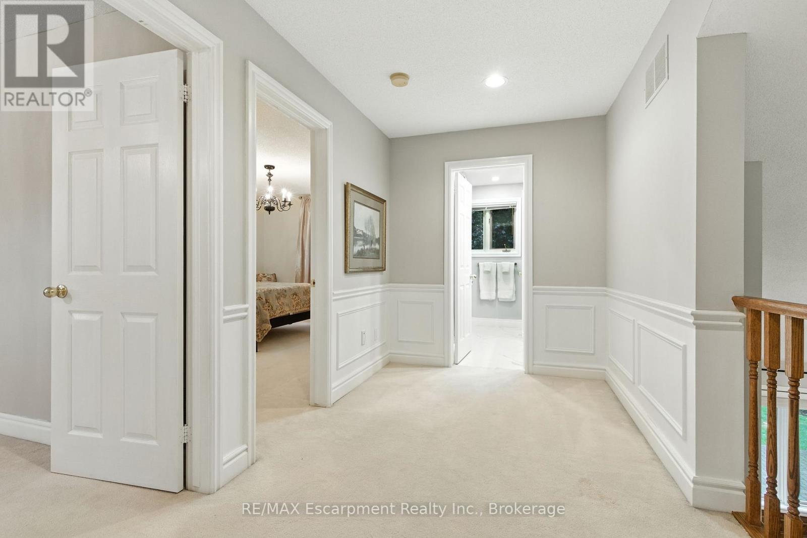 925 Halsham Court, Mississauga, Ontario  L5J 4T9 - Photo 25 - W12425144