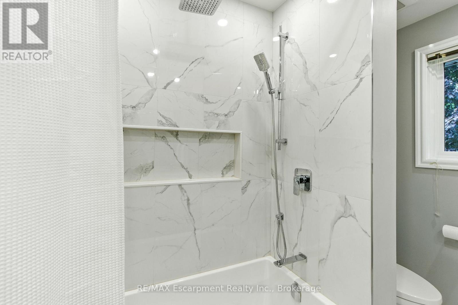 925 Halsham Court, Mississauga, Ontario  L5J 4T9 - Photo 31 - W12425144