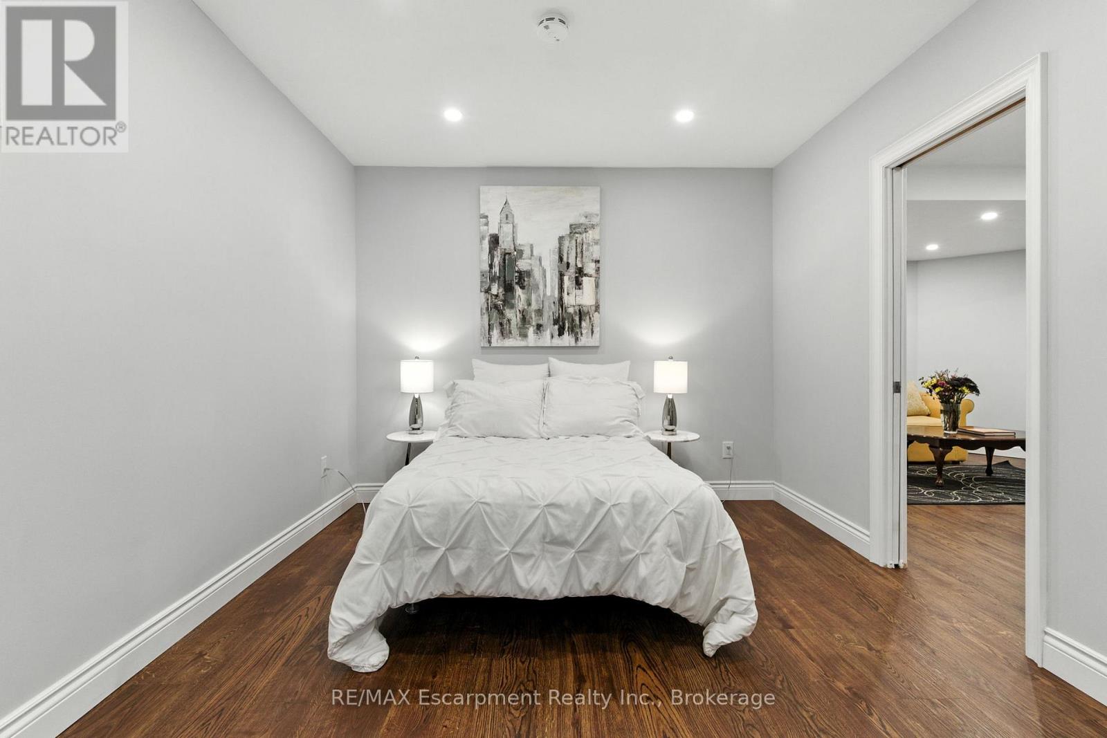 925 Halsham Court, Mississauga, Ontario  L5J 4T9 - Photo 39 - W12425144