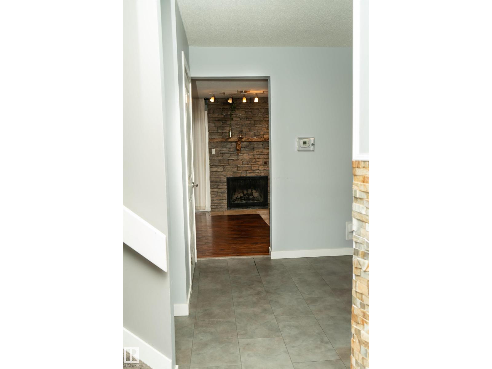 12070 25 Av Nw, Edmonton, Alberta  T6J 4L3 - Photo 2 - E4459315