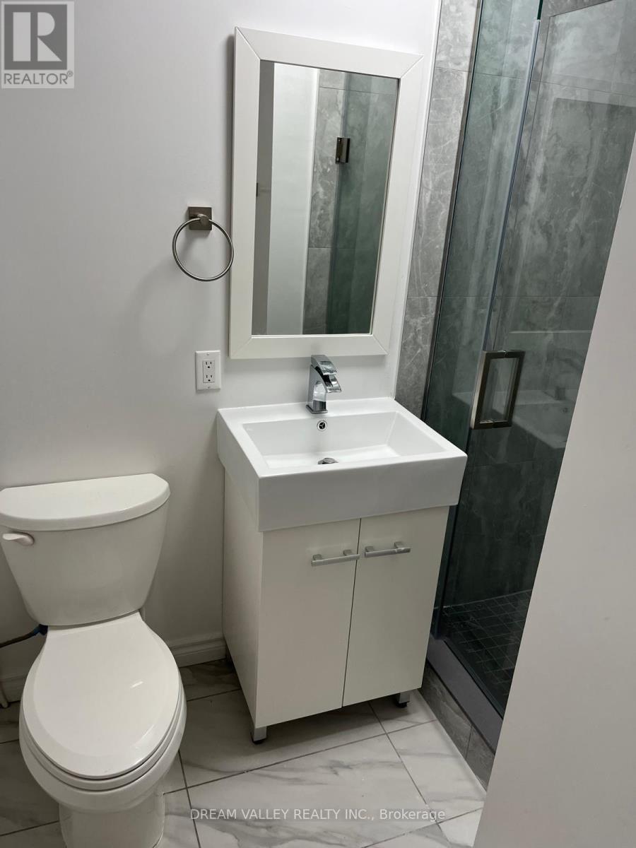 Upper - 185 Apache Trail, Toronto, Ontario  M2H 2J3 - Photo 13 - C12424018