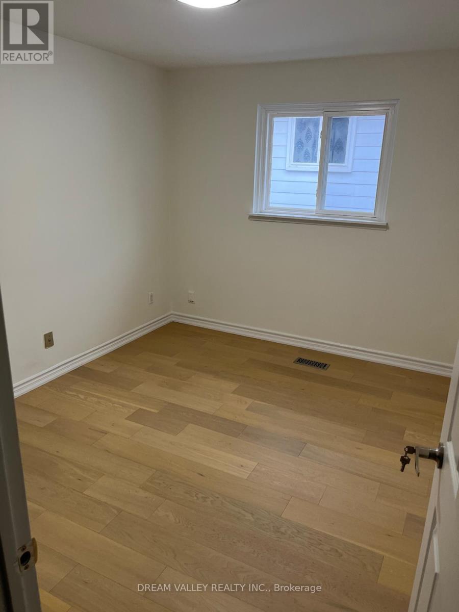 Upper - 185 Apache Trail, Toronto, Ontario  M2H 2J3 - Photo 6 - C12424018