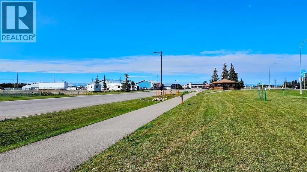 716 Main Avenue W, Sundre, Alberta  T0M 1X0 - Photo 15 - A2160129