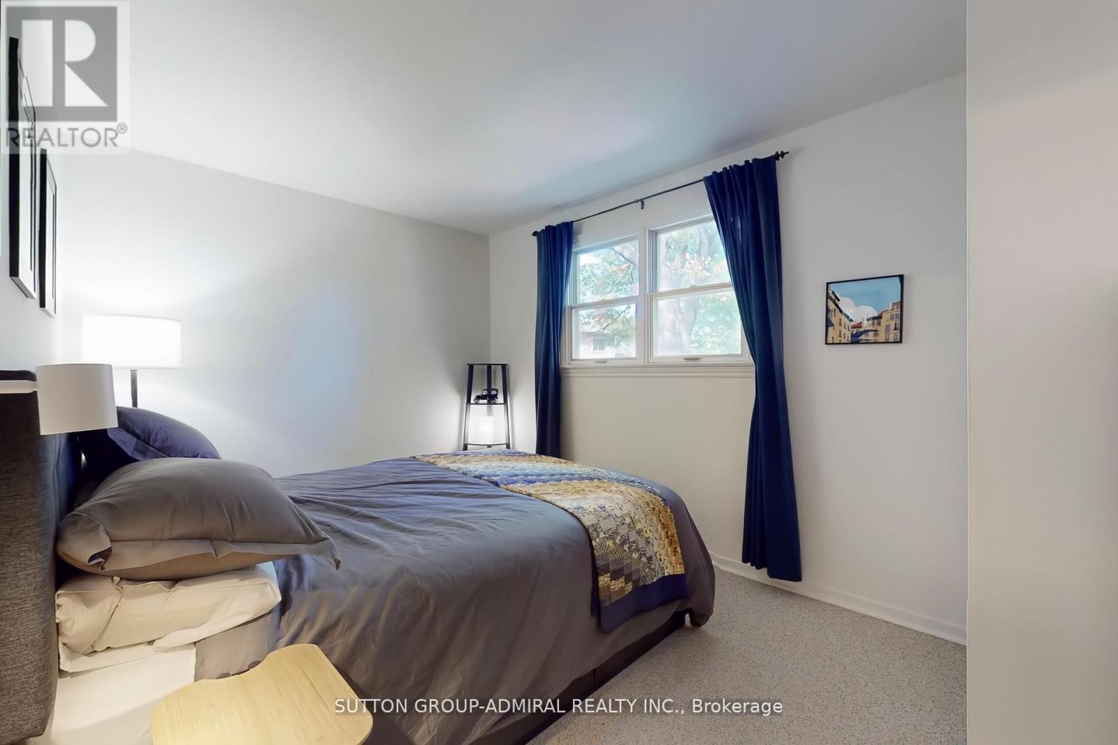 46 Merrylynn Drive, Richmond Hill, Ontario  L4C 5A9 - Photo 13 - N12425129