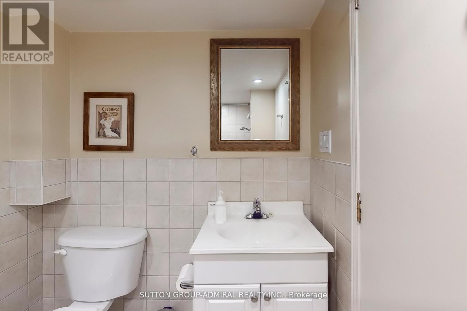 46 Merrylynn Drive, Richmond Hill, Ontario  L4C 5A9 - Photo 26 - N12425129