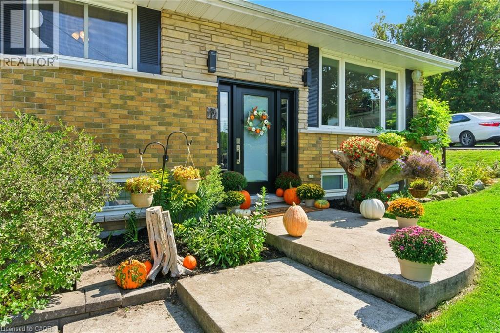 19 Wallace Place, Caledonia, Ontario  N3W 1G4 - Photo 2 - 40773436